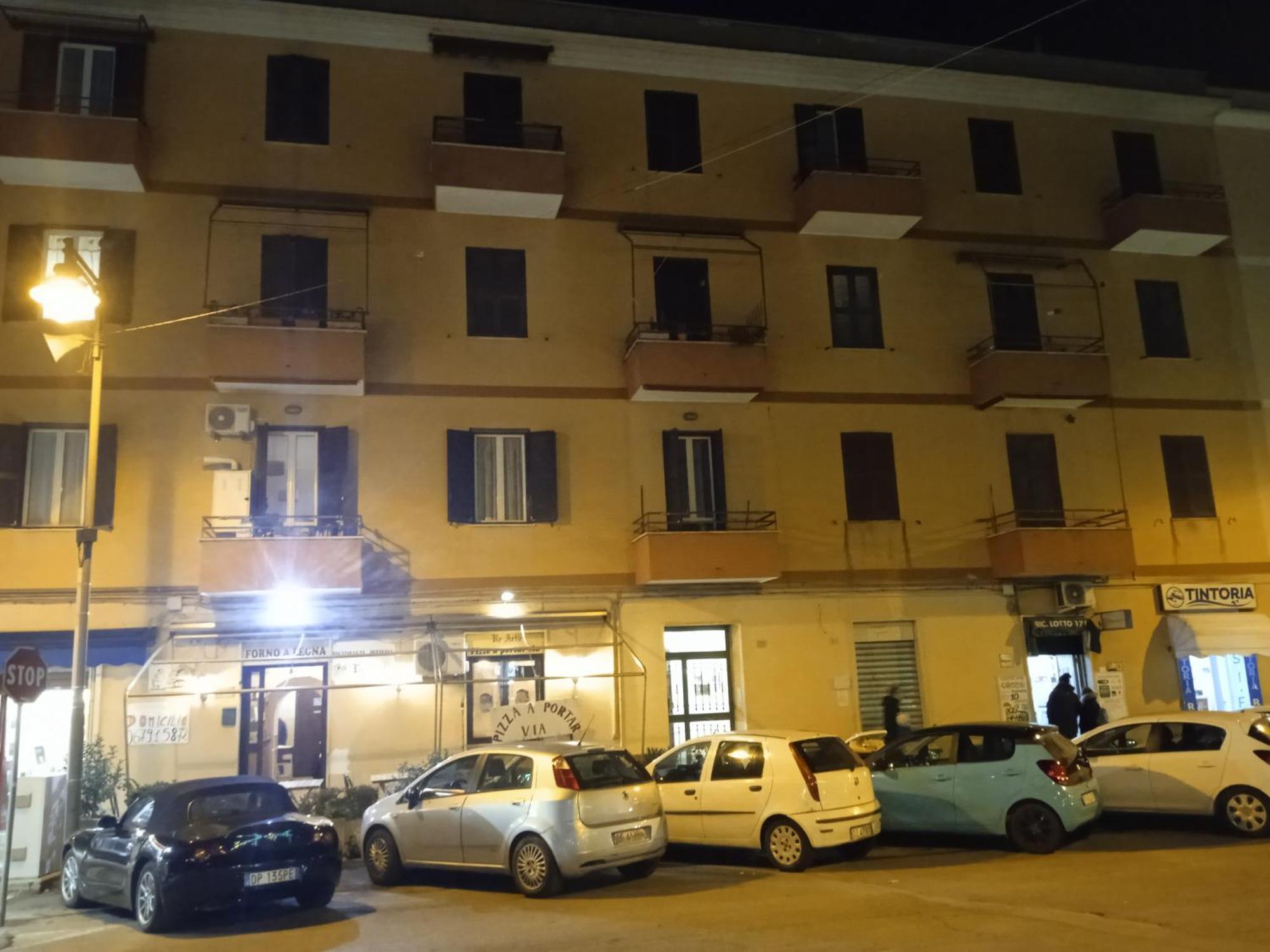 Adriatic Room 50 M Dalla Stazione Ferroviaria Di Ciampino E Dalla Navetta Aeroportuale Exterior foto