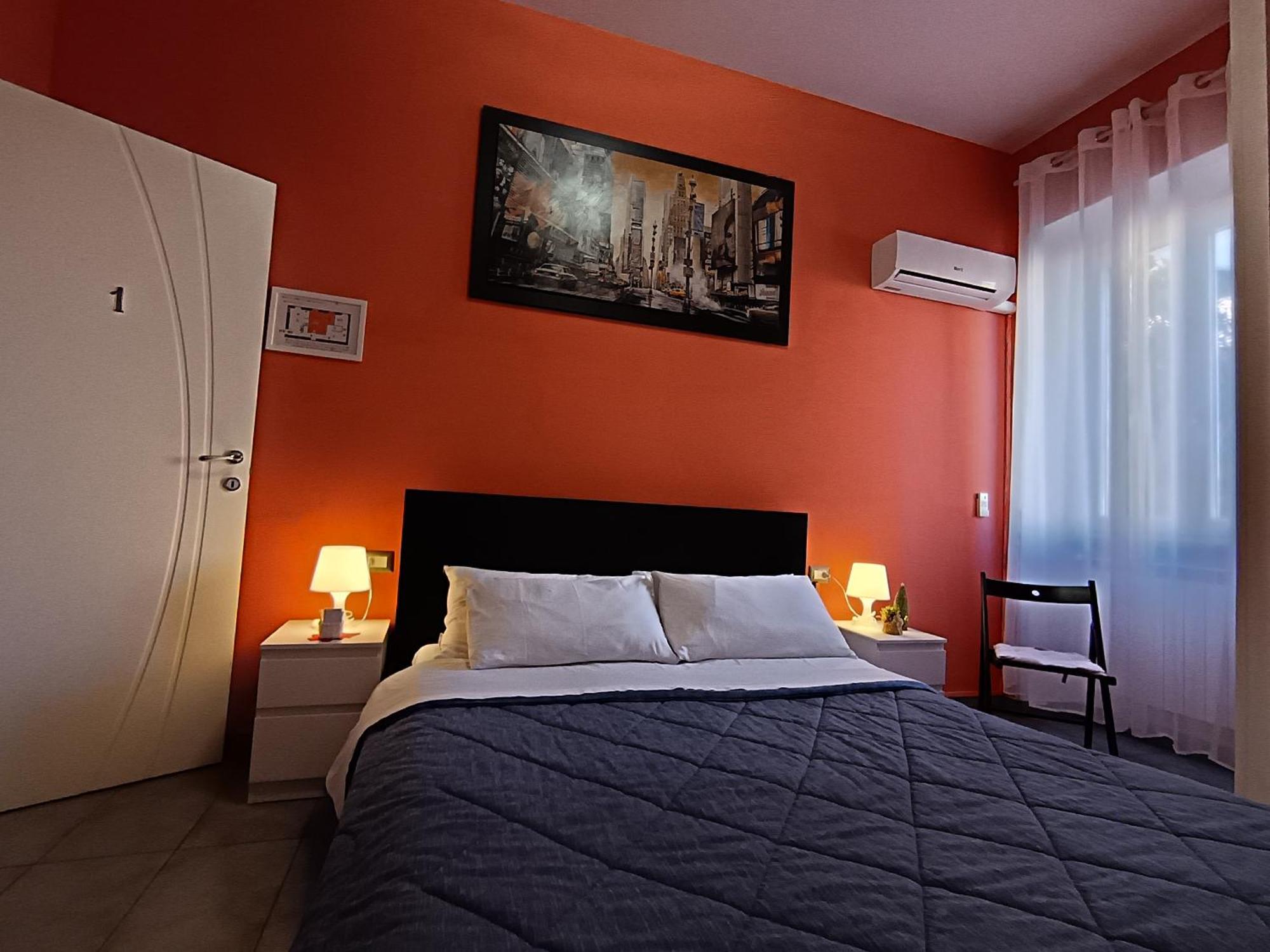 Adriatic Room 50 M Dalla Stazione Ferroviaria Di Ciampino E Dalla Navetta Aeroportuale Exterior foto