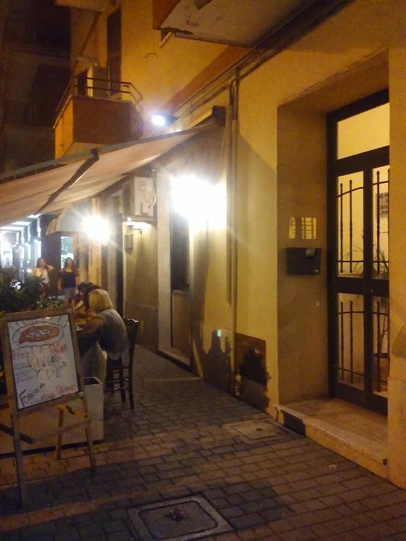 Adriatic Room 50 M Dalla Stazione Ferroviaria Di Ciampino E Dalla Navetta Aeroportuale Exterior foto